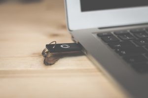 Stichting-Iris-opleidingen-scholen-kinderen-leren-van-morgen-Stichting-Iris-computer